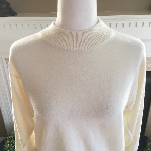 Sag Harbor Long Sleeve Chico Sweater - Size: M - Picture 2 of 7